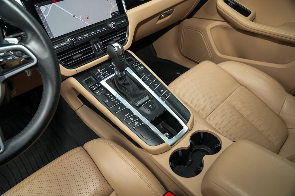 Certified 2021 Porsche Macan AWD/4WD image 26