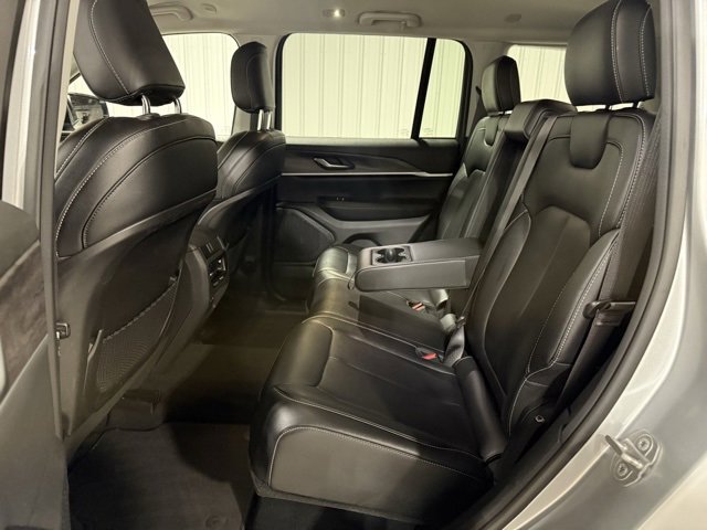 Used 2023 Jeep Grand Cherokee Limited image 28