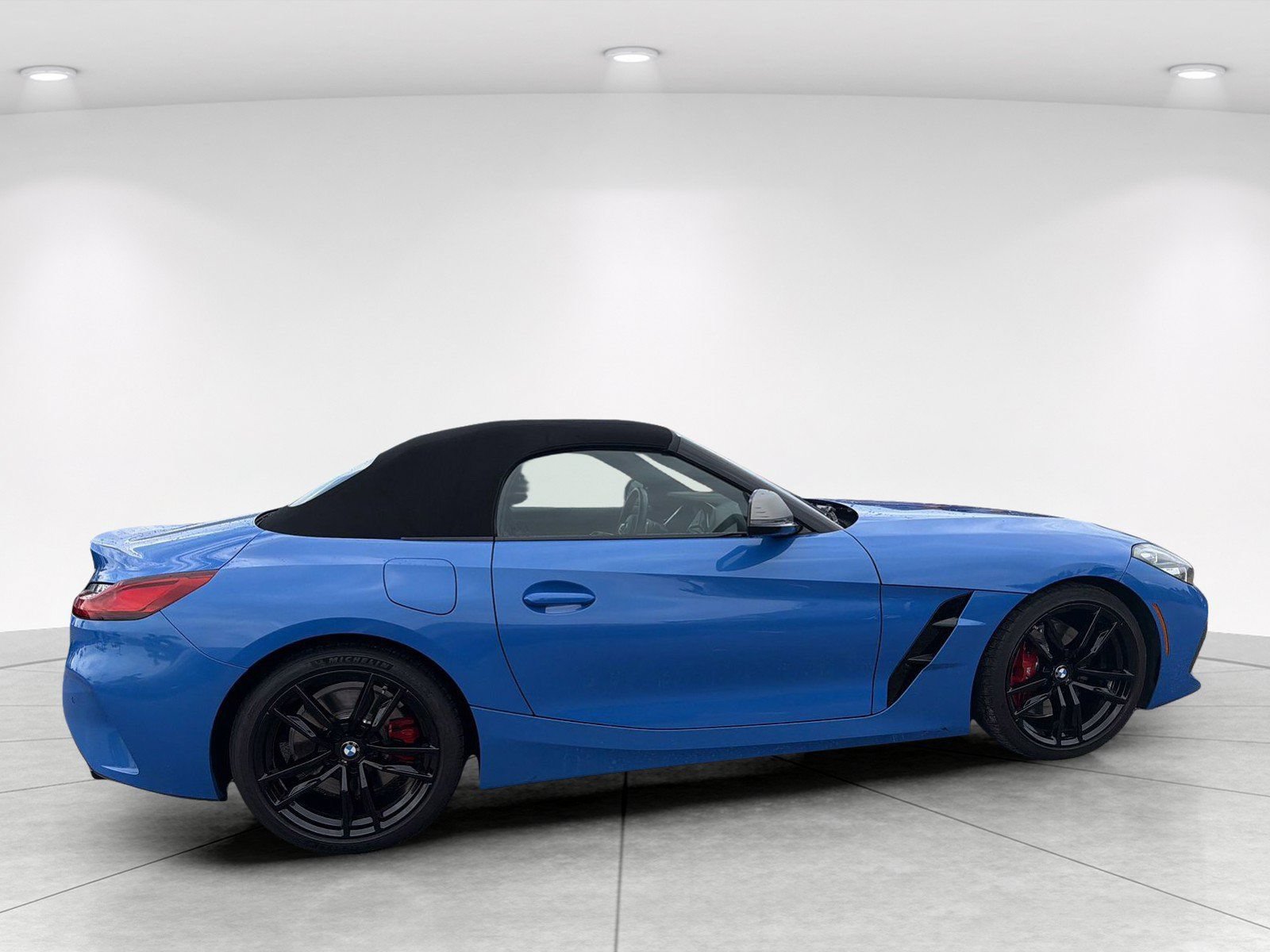 Used 2021 BMW Z4 M40i w/ Executive Package RWD image 3