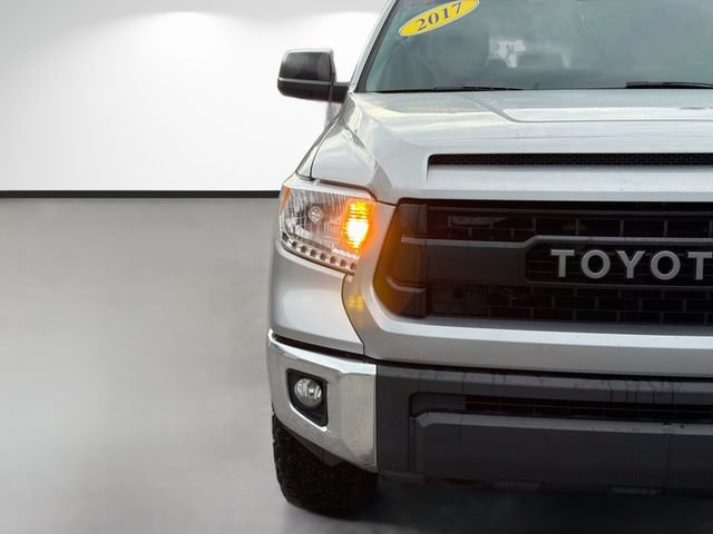 Used 2017 Toyota Tundra SR5 w/ SR5 Upgrade Package AWD/4WD image 9
