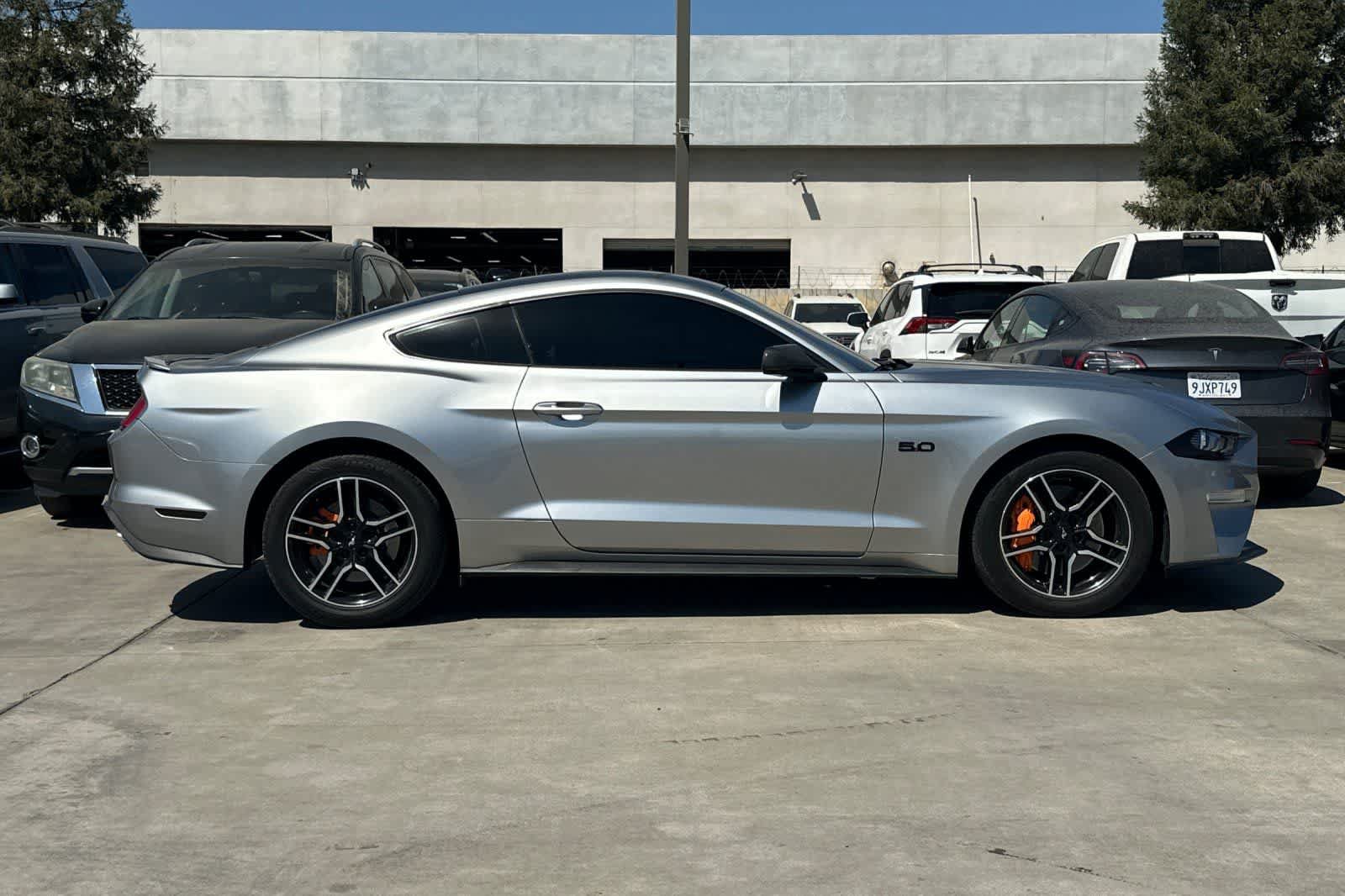 Used 2022 Ford Mustang GT Premium RWD image 9