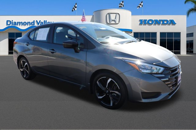 Used 2025 Nissan Versa SR w/ Trunk Package image 1