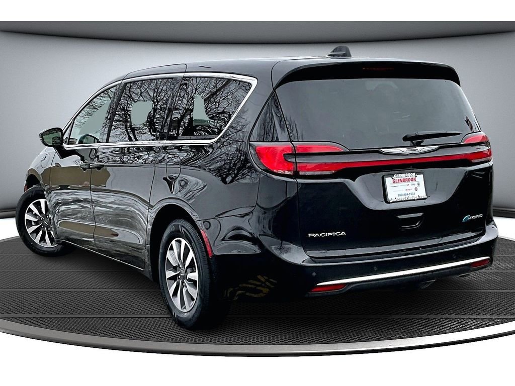Certified 2024 Chrysler Pacifica Select image 2