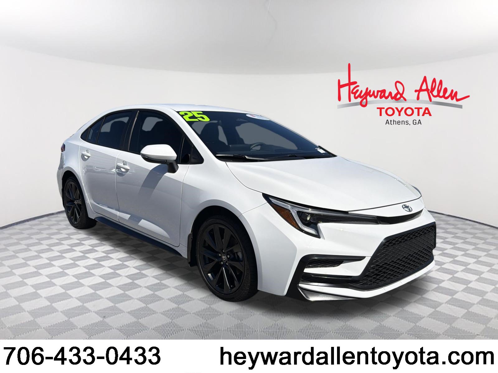 Certified 2025 Toyota Corolla SE FWD image 1