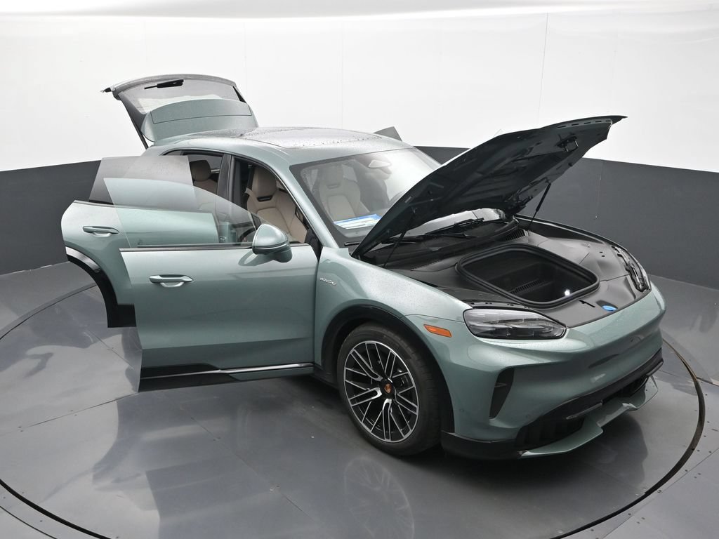 New 2026 Porsche Cayenne Electric AWD/4WD image 32