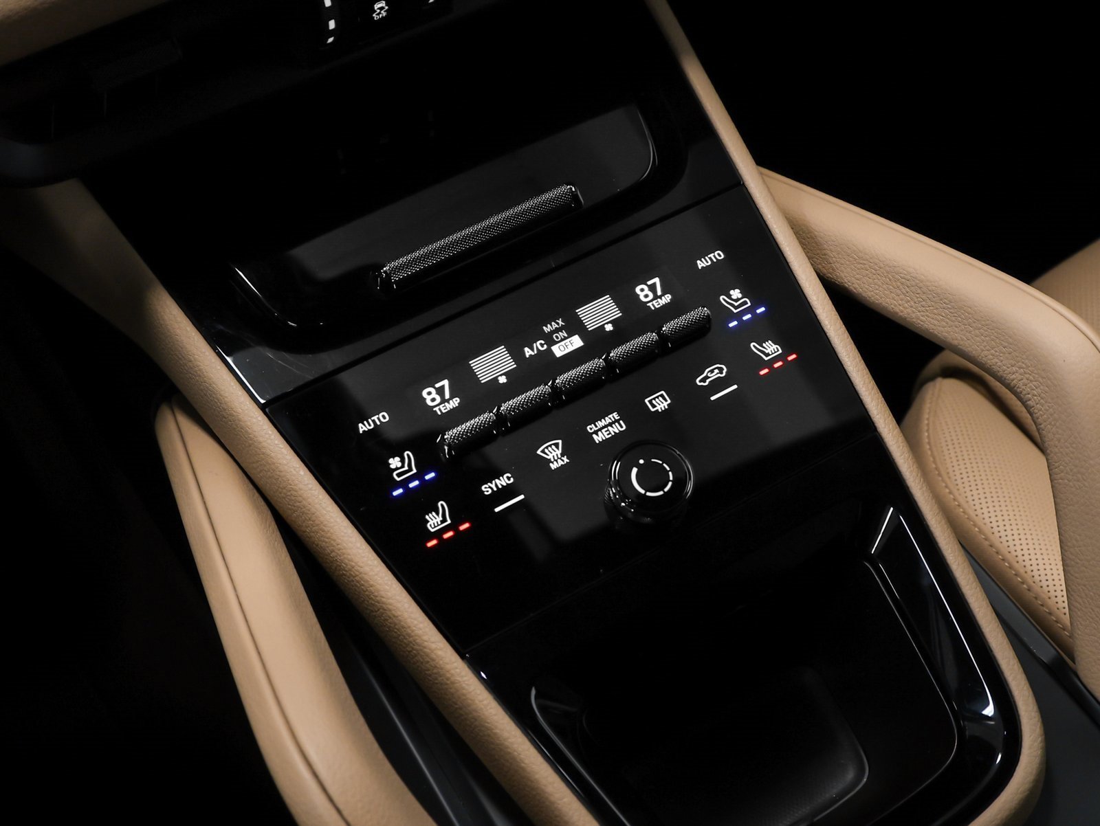 Used 2025 Porsche Cayenne image 34