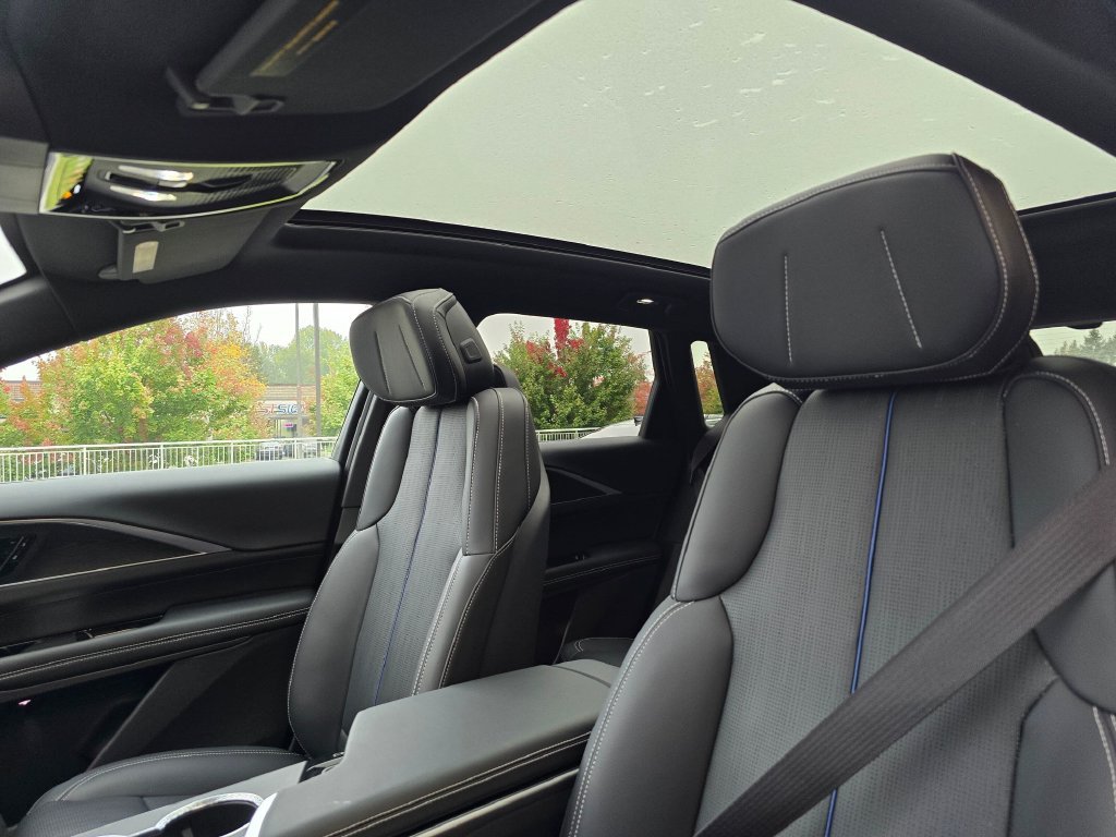Certified 2025 Cadillac Lyriq Luxury AWD/4WD image 21