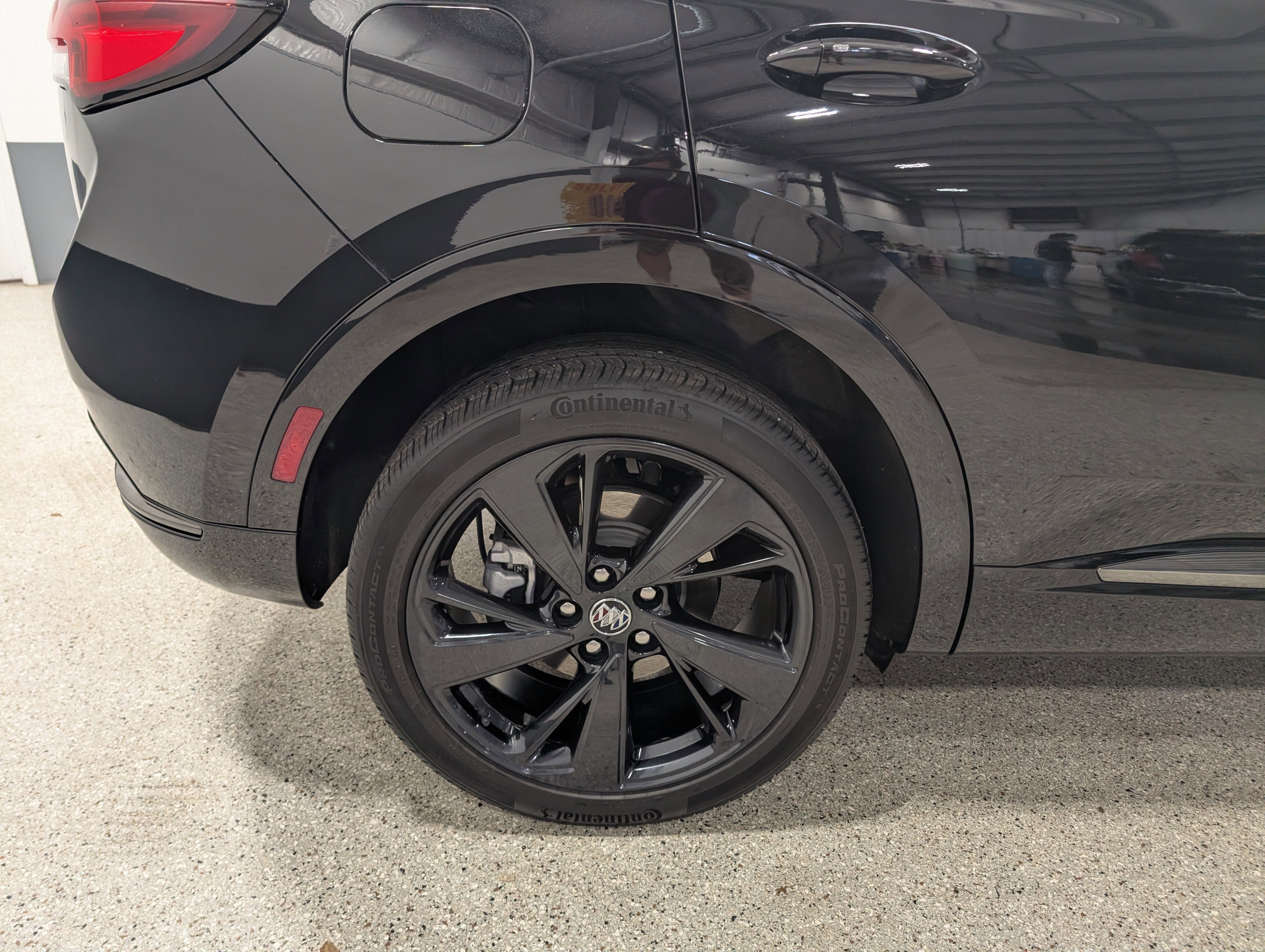 Used 2023 Buick Envision Essence w/ Sport Touring Package AWD/4WD image 11