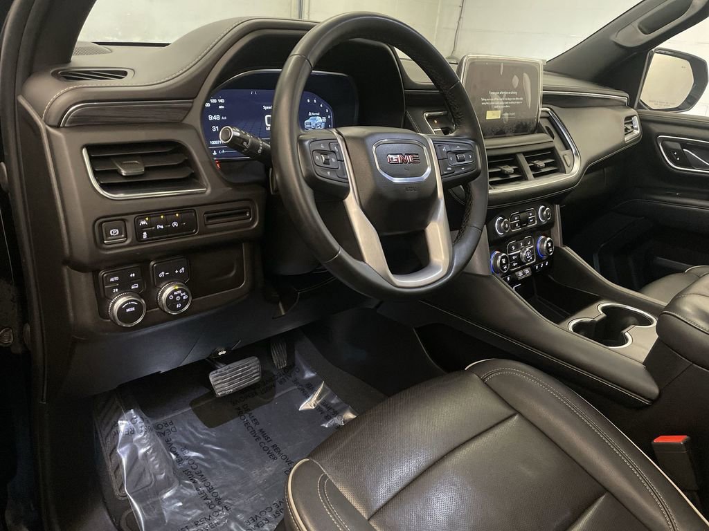 Used 2023 GMC Yukon XL SLT image 4