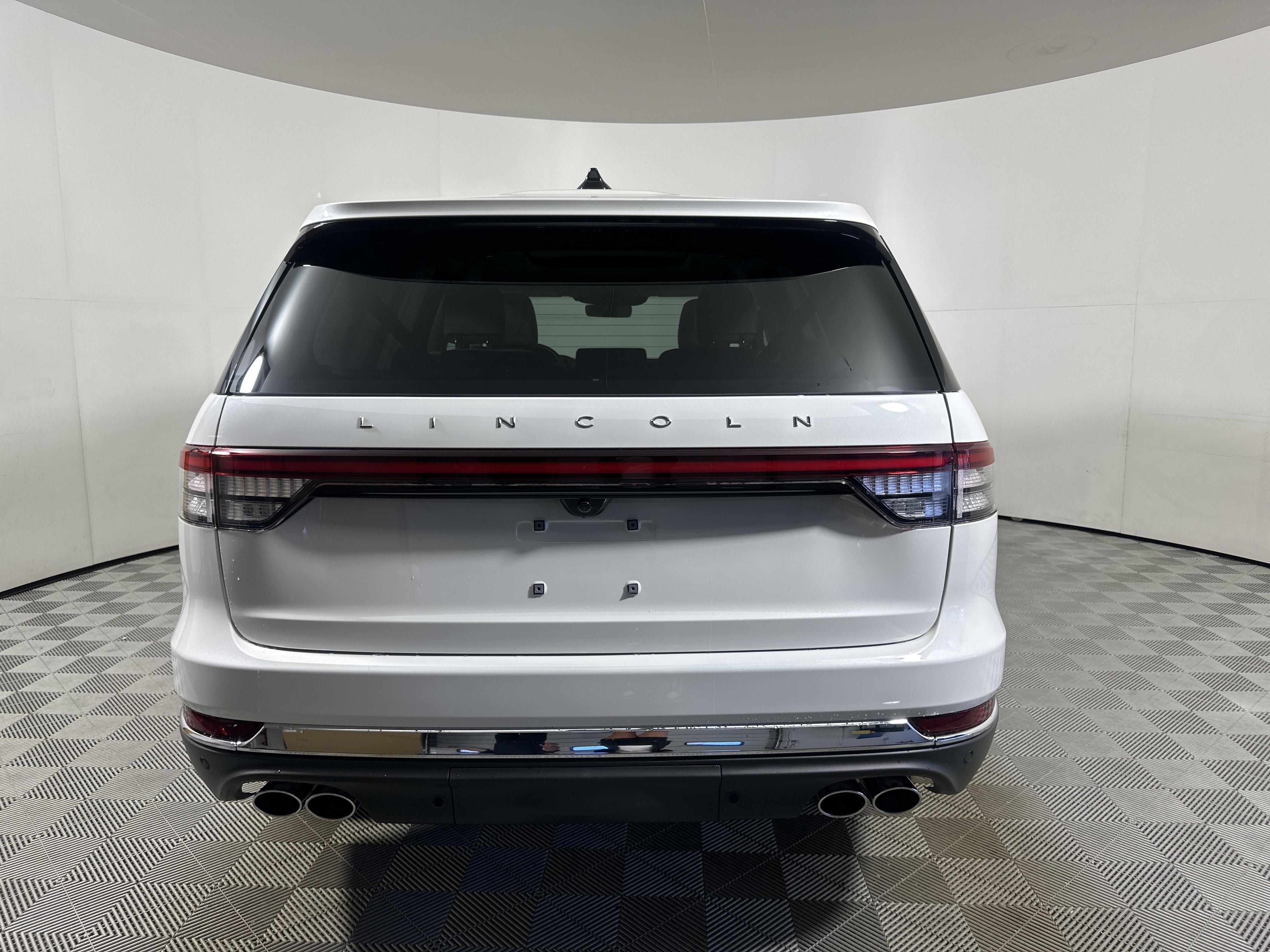 New 2025 Lincoln Aviator AWD image 6