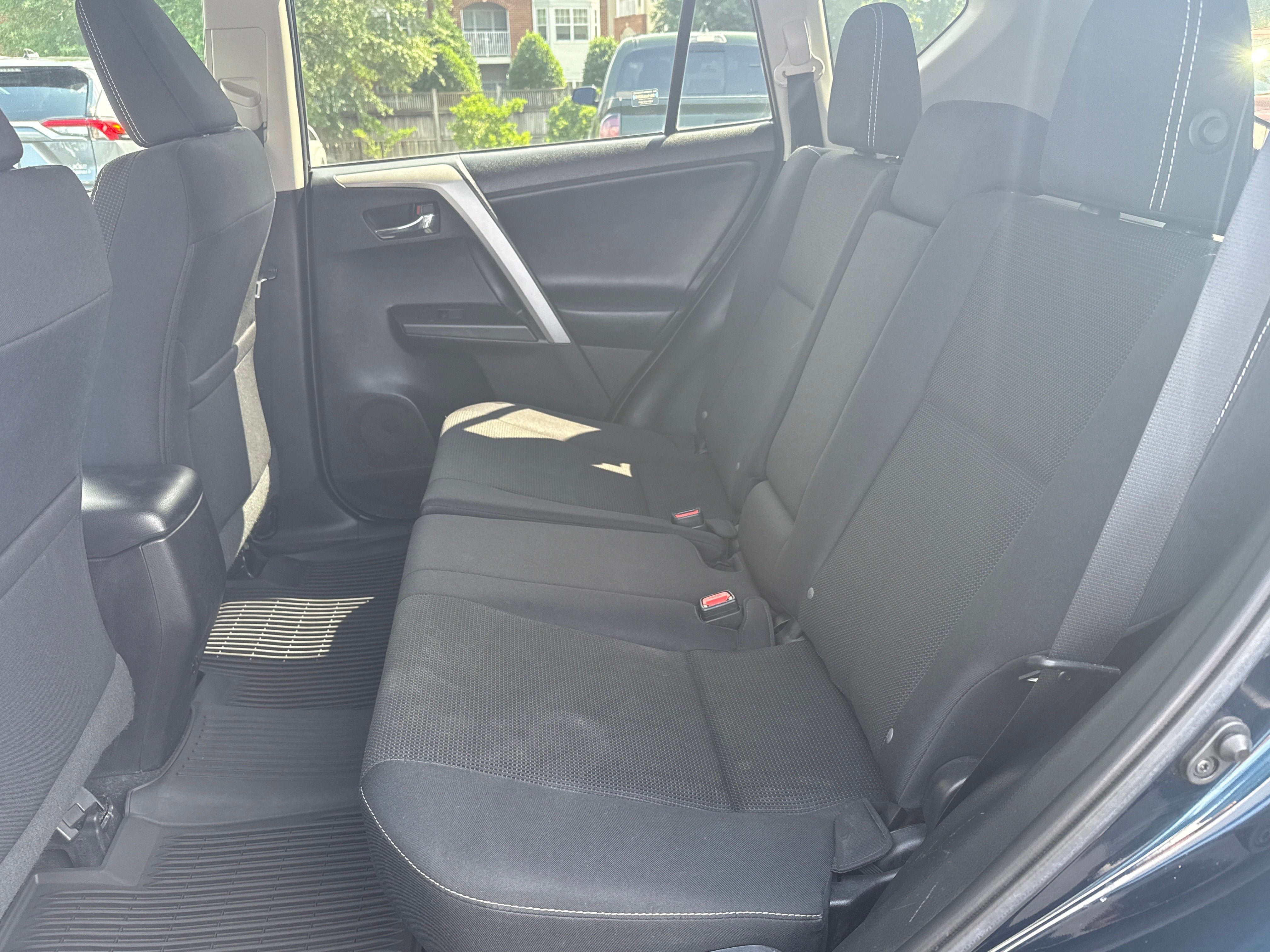 Used 2017 Toyota RAV4 XLE w/ Carpet Mat Package AWD/4WD image 14