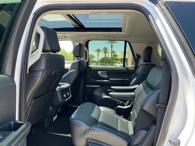 Used 2025 Ford Expedition Max Platinum AWD/4WD image 13
