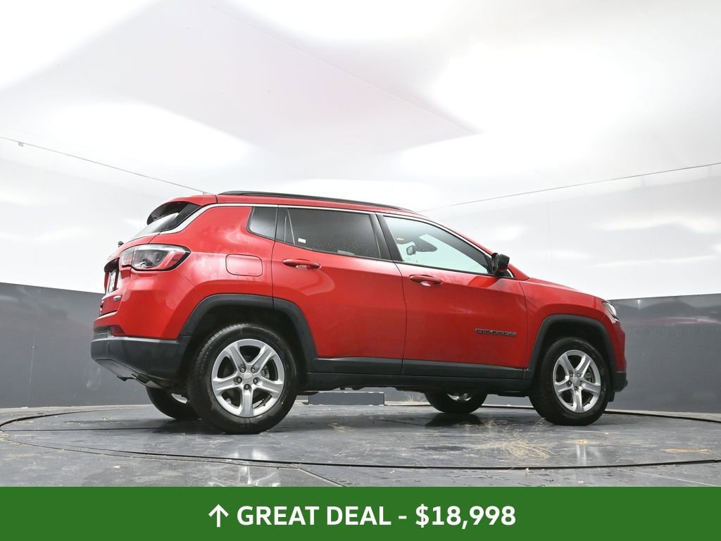Used 2024 Jeep Compass Latitude image 50