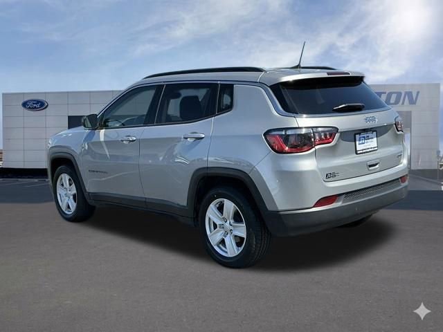 Used 2022 Jeep Compass Latitude FWD image 7