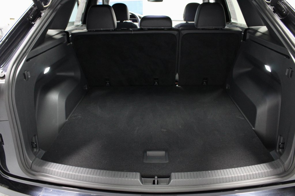 Used 2025 Volkswagen Atlas Cross Sport SE image 15