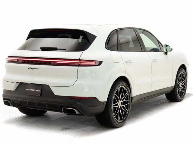 Certified 2025 Porsche Cayenne image 33