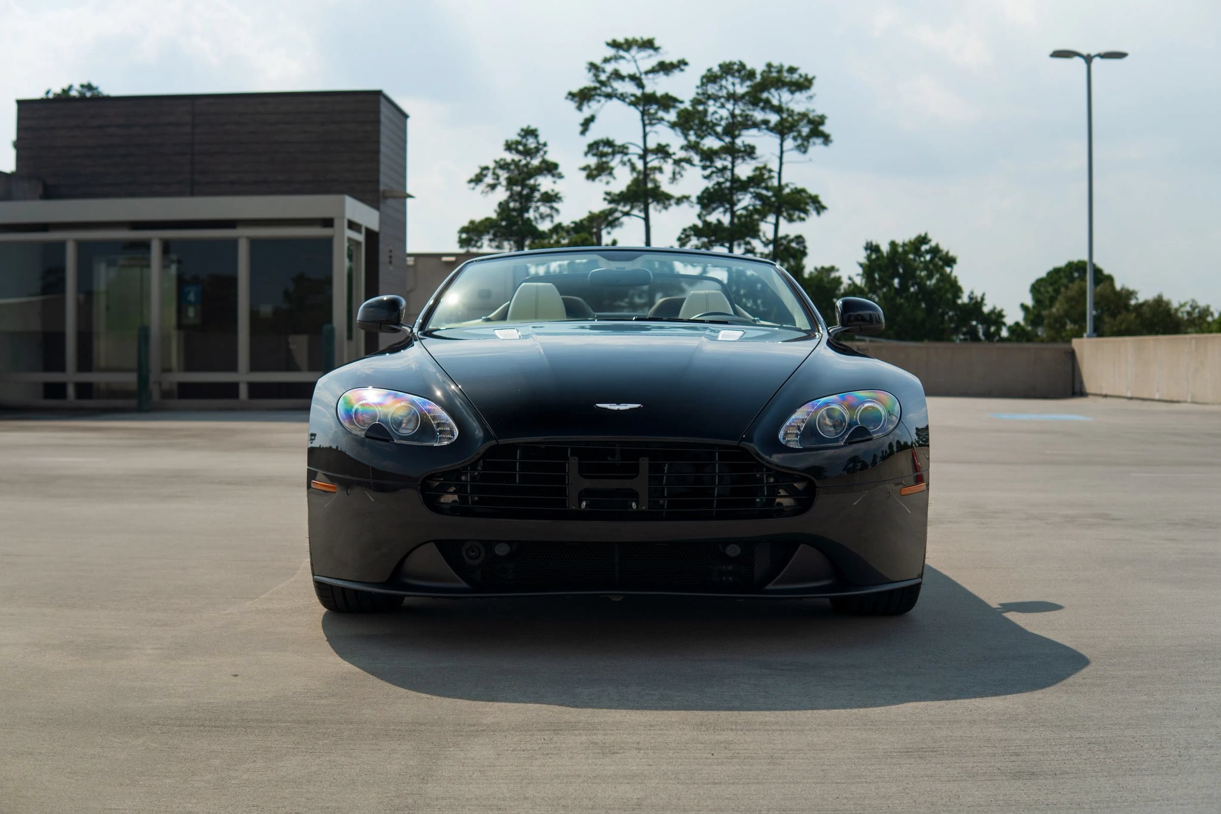 Used 2013 Aston Martin V8 Vantage Roadster RWD image 13