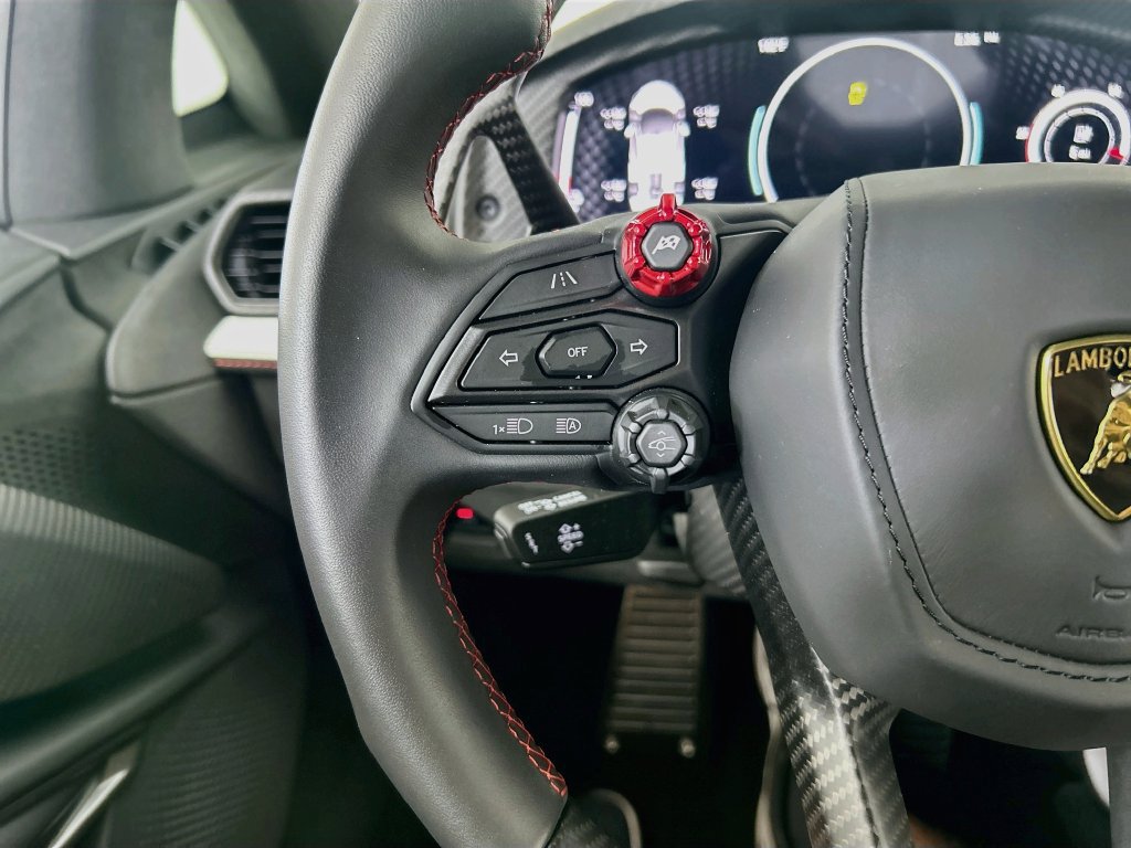 Used 2025 Lamborghini Revuelto AWD/4WD image 11
