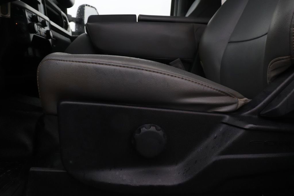 Used 2024 Ford F550 4x4 Crew Cab Super Duty image 35