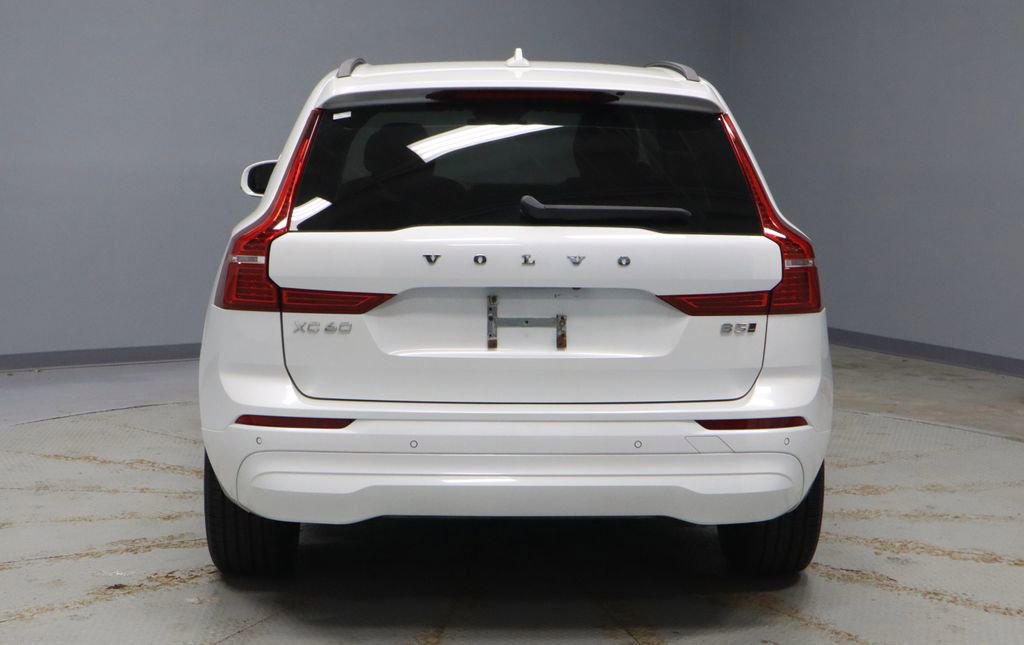 Used 2023 Volvo XC60 B5 Core AWD/4WD image 12