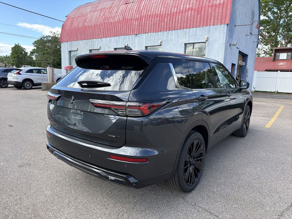 New 2026 Mitsubishi Outlander LE FWD image 4