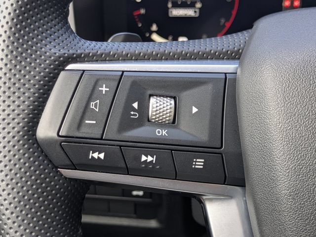 Used 2025 Mitsubishi Outlander SE FWD image 28