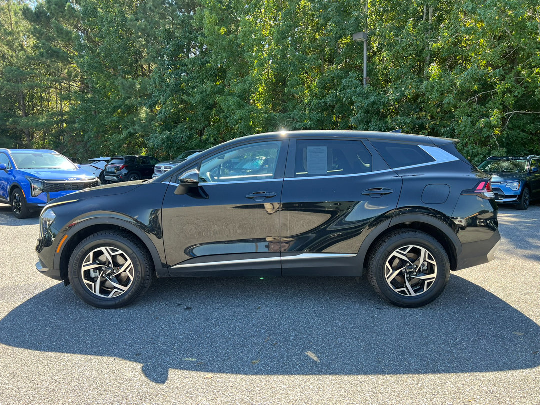 Certified 2023 Kia Sportage LX image 2