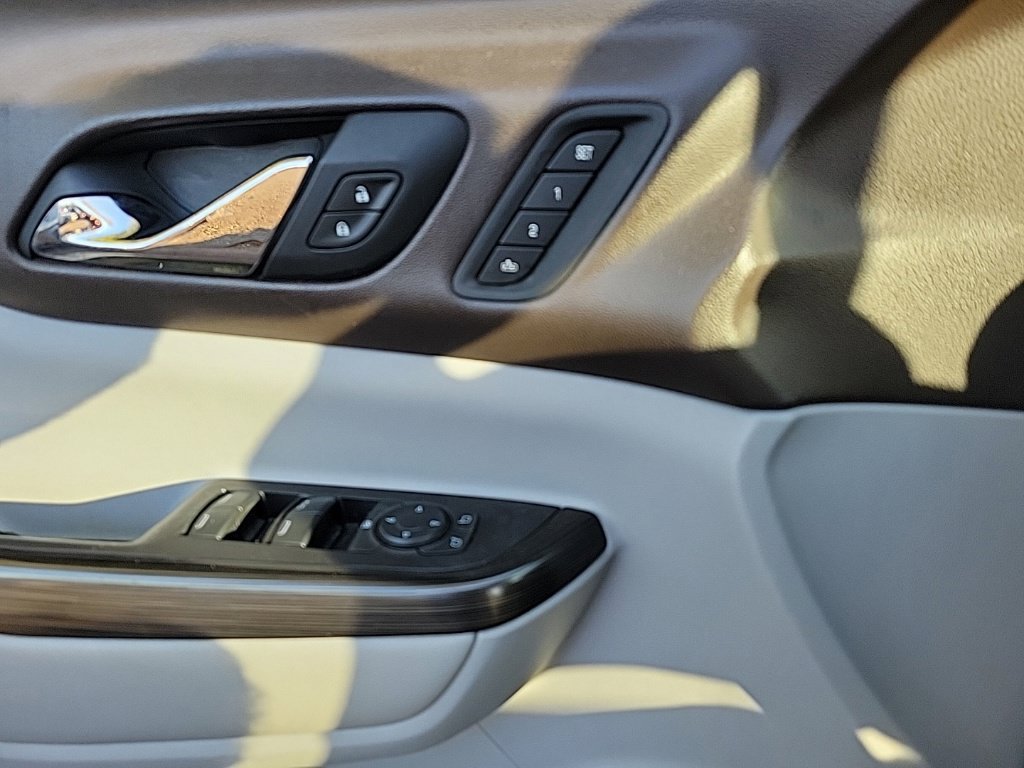 Used 2018 GMC Acadia SLT FWD image 12