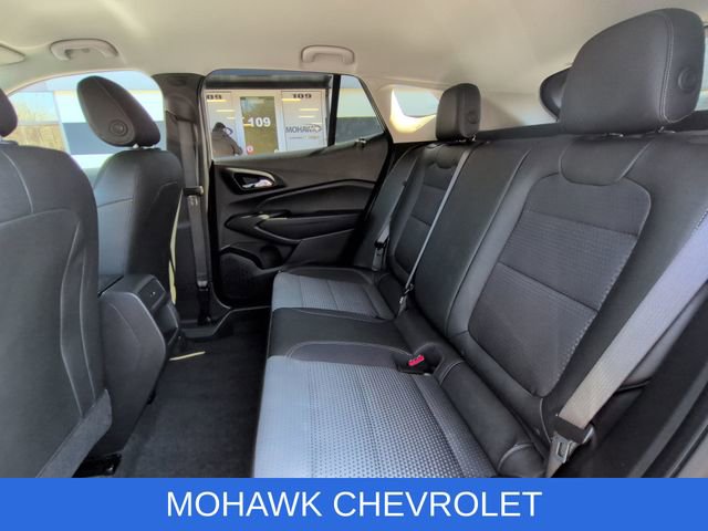 Used 2025 Chevrolet Trax LT w/ LT Convenience Package image 24