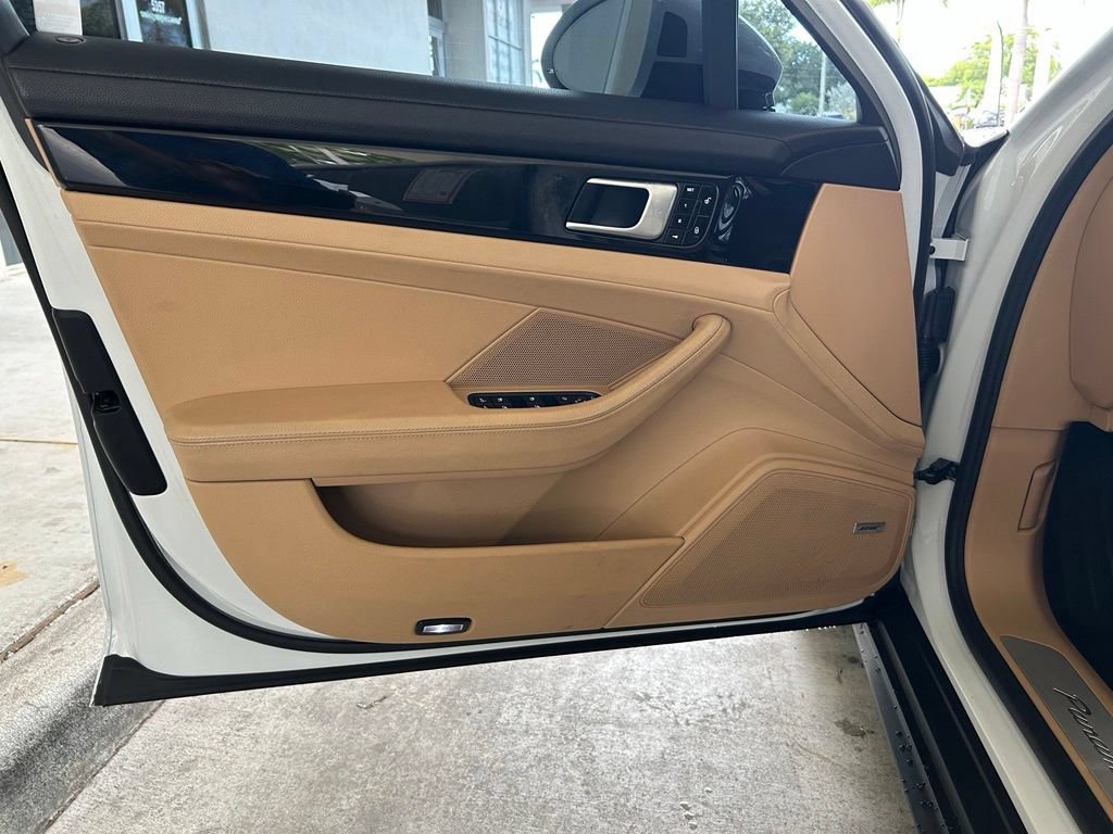 Used 2018 Porsche Panamera w/ Premium Package Plus RWD image 38
