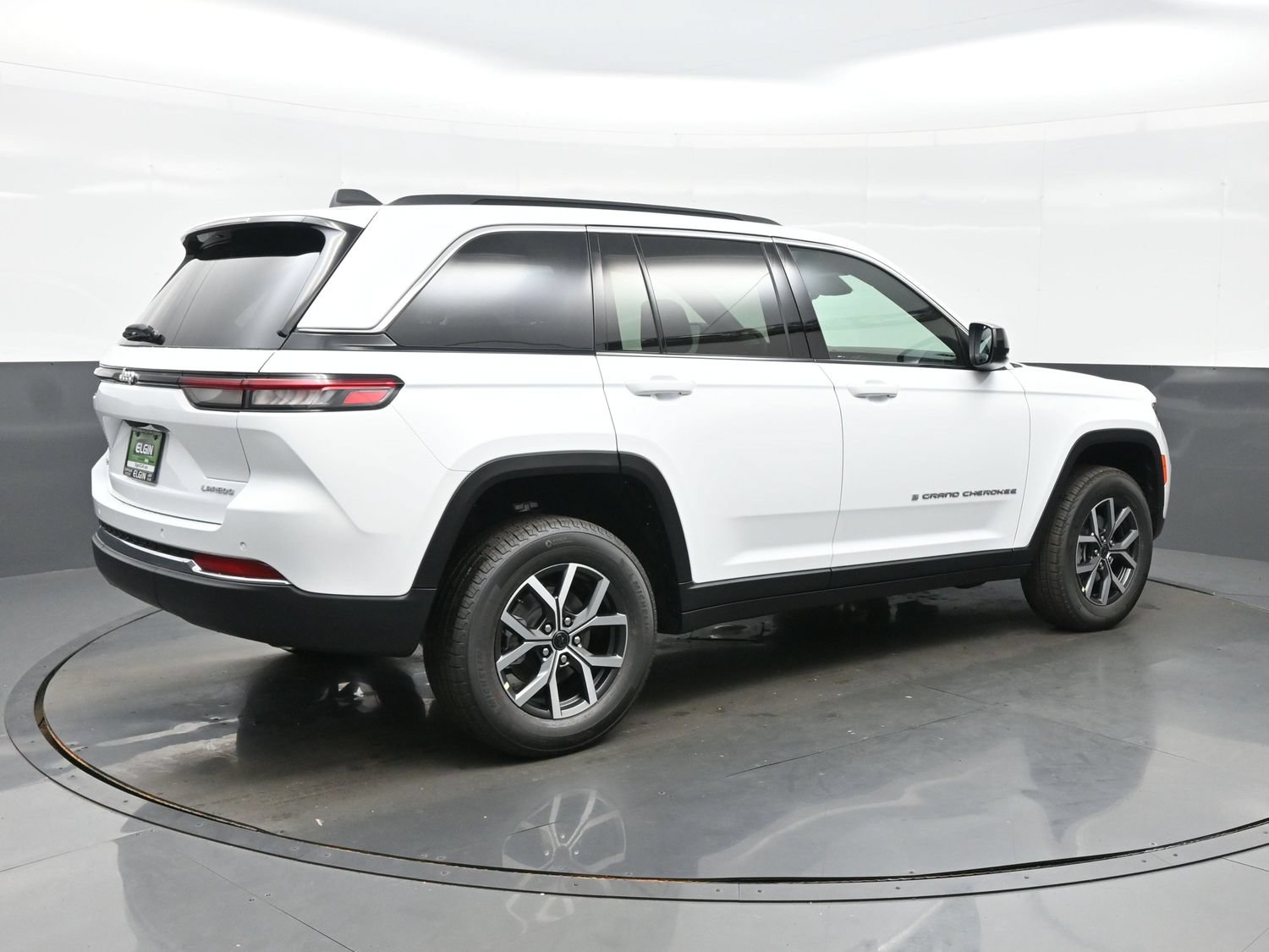 New 2027 Jeep Grand Cherokee Laredo AWD/4WD image 8