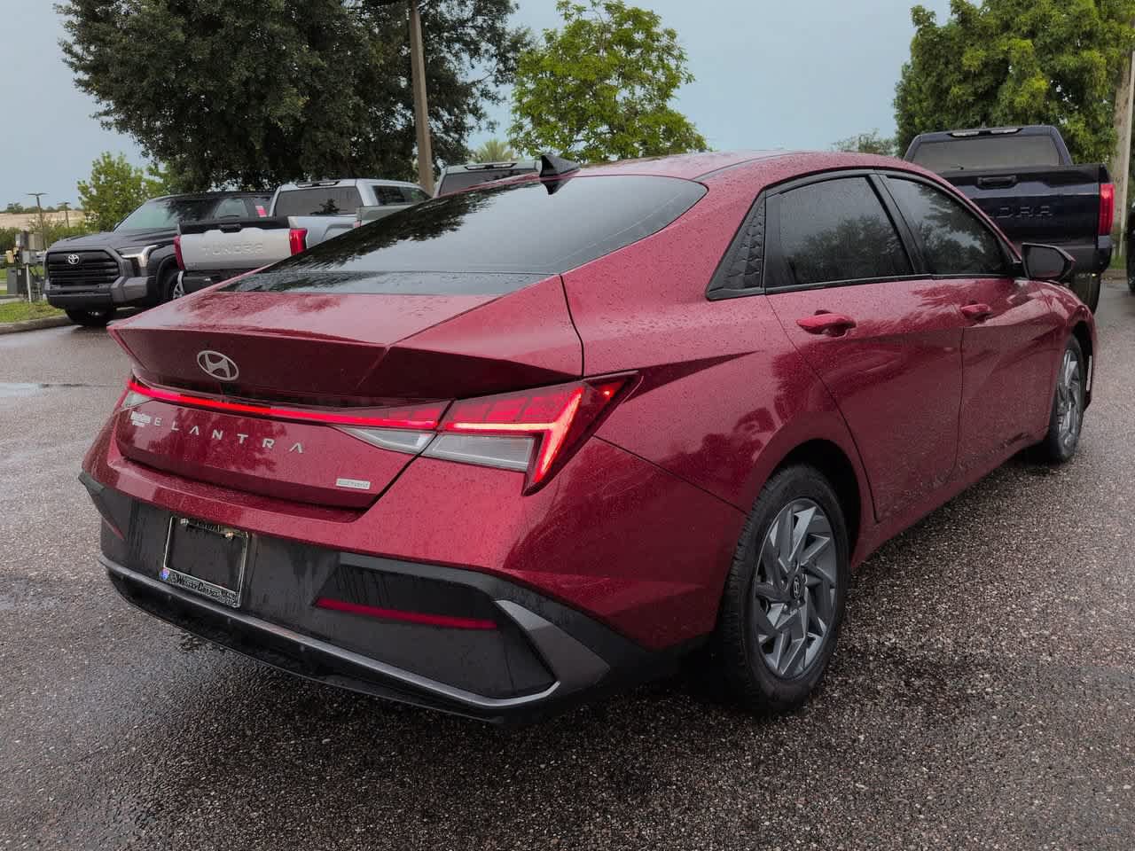 Used 2024 Hyundai Elantra Blue FWD image 6