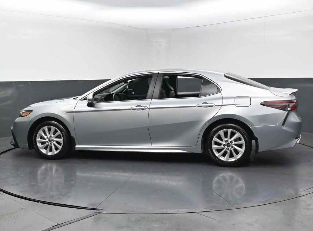 Used 2021 Toyota Camry SE image 7