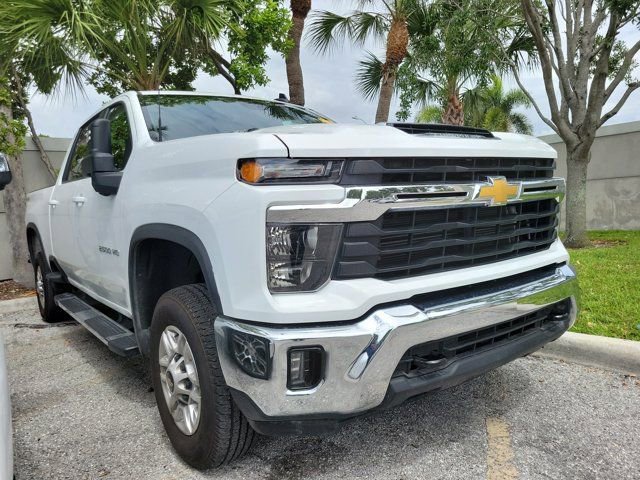 Used 2025 Chevrolet Silverado 2500 LT w/ Convenience Package AWD/4WD image 11