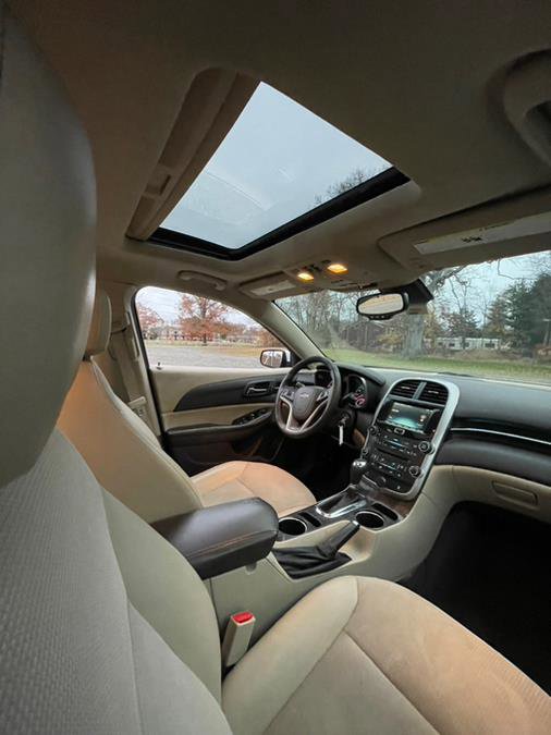 Used 2016 Chevrolet Malibu LT image 38