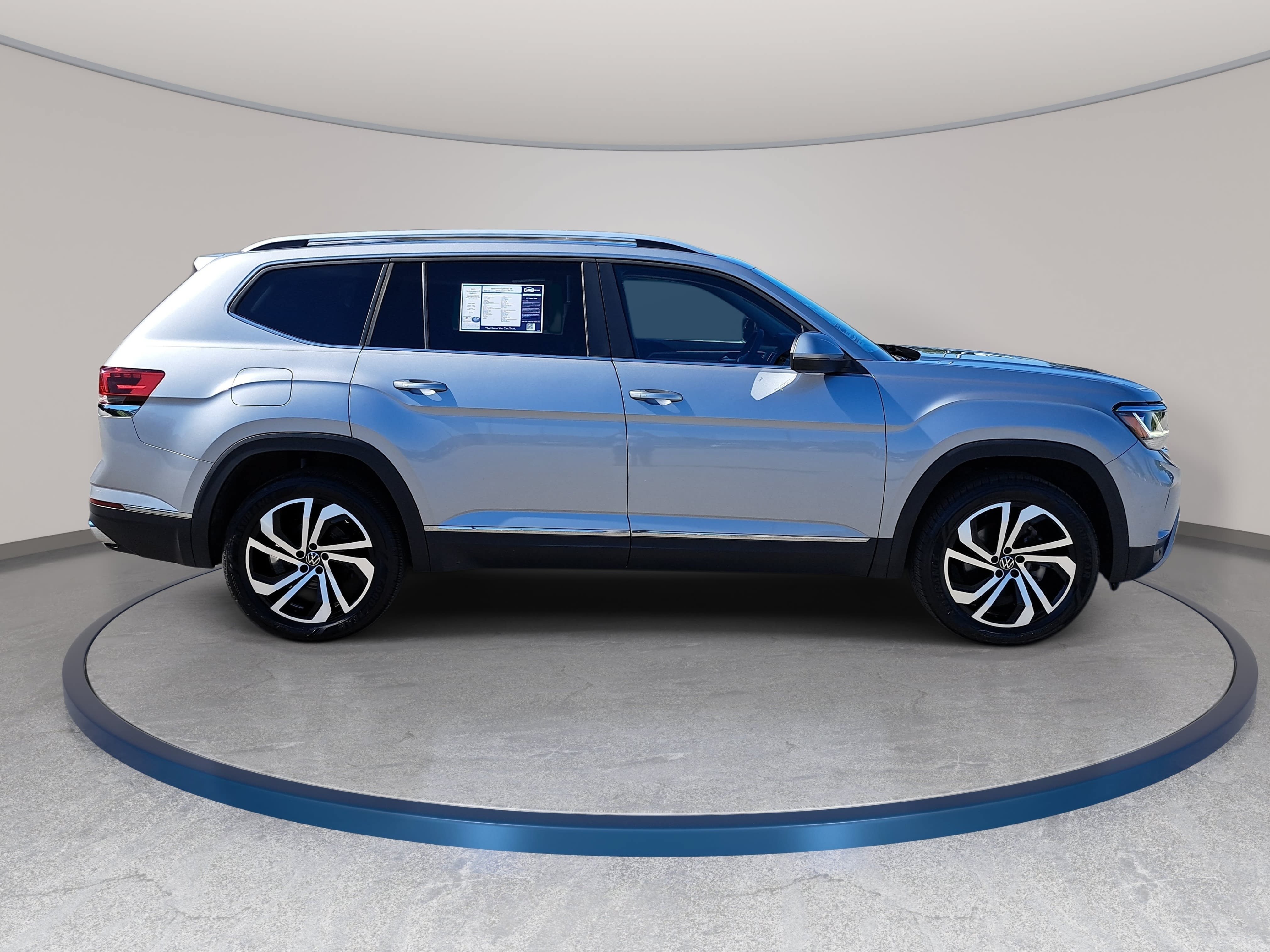 Used 2023 Volkswagen Atlas SEL AWD/4WD image 4