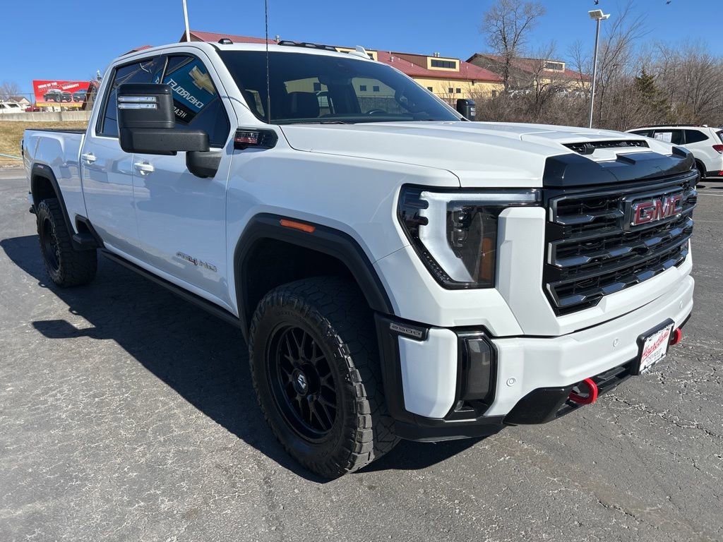 Used 2024 GMC Sierra 2500 AT4 w/ AT4 Premium Plus Package image 3