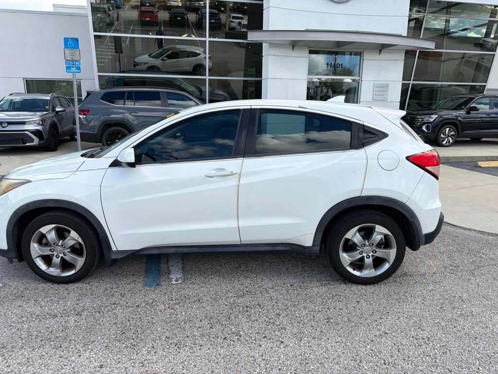 Used 2017 Honda HR-V LX image 27