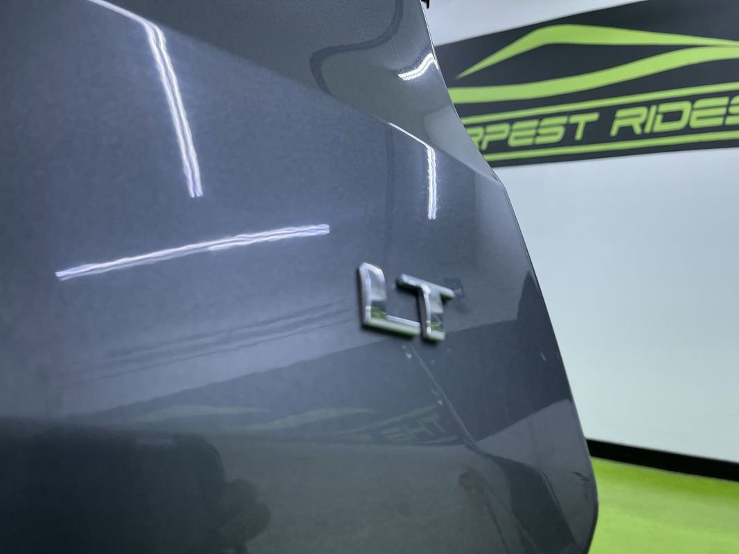 Used 2019 Chevrolet Traverse LT w/ LPO, 'HIT The Road' Package image 14