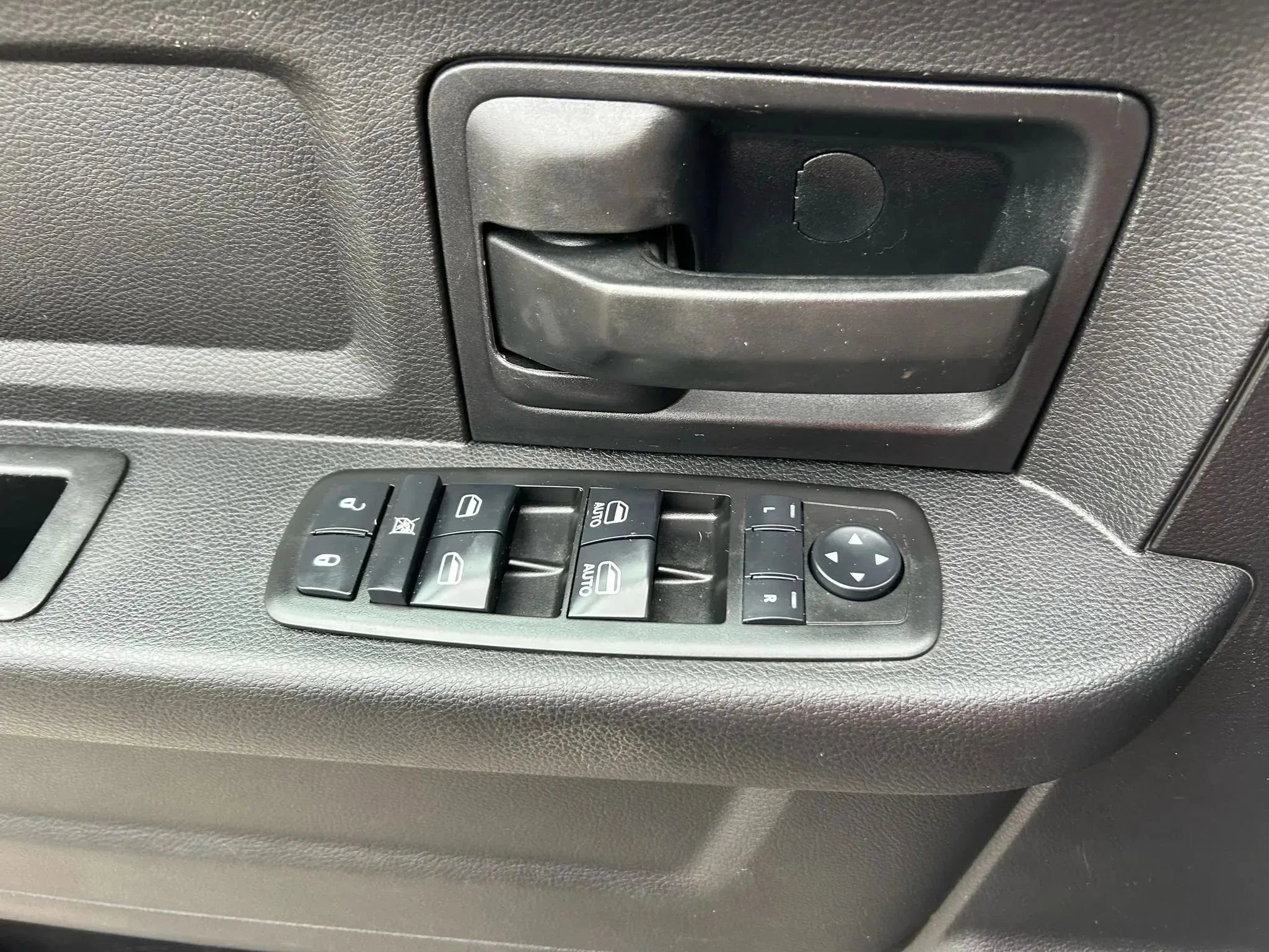 Used 2017 RAM 2500 Tradesman w/ Popular Equipment Group image 26