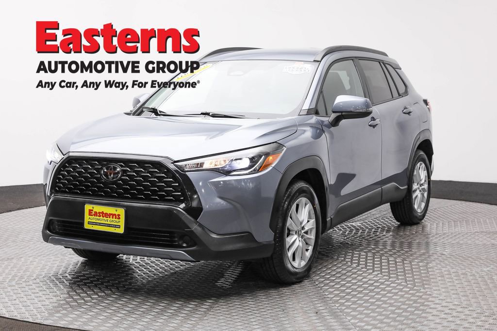 Used 2024 Toyota Corolla Cross LE image 1