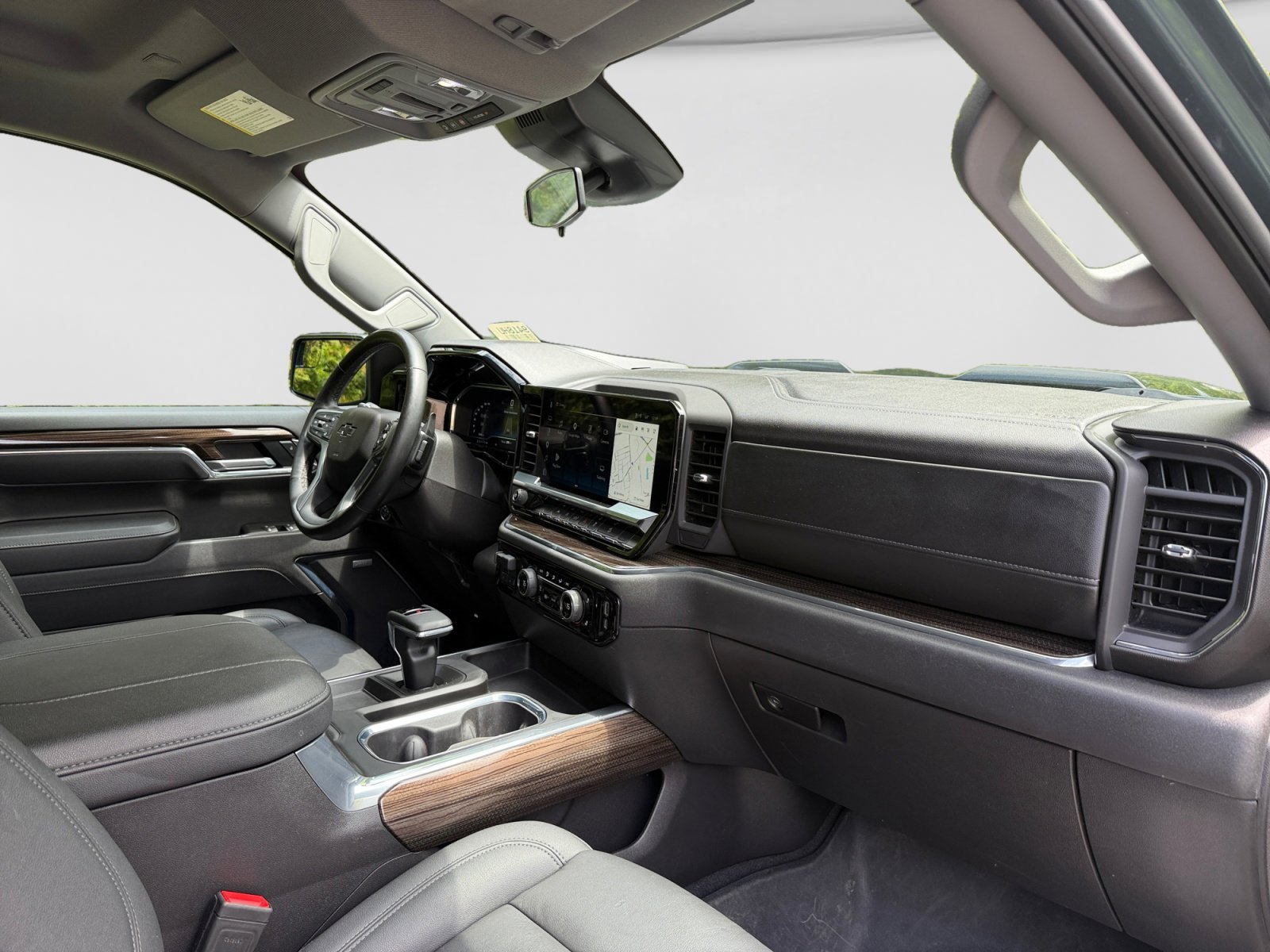 Used 2025 Chevrolet Silverado 1500 LT Trail Boss w/ Convenience Package II AWD/4WD image 23