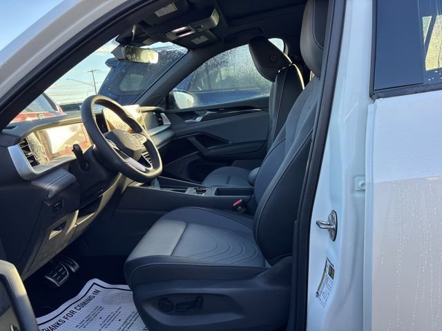 New 2026 Volkswagen Tiguan SE R-Line image 8