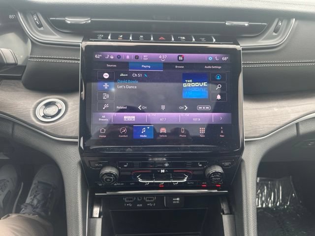 Used 2025 Jeep Grand Cherokee Limited RWD image 22