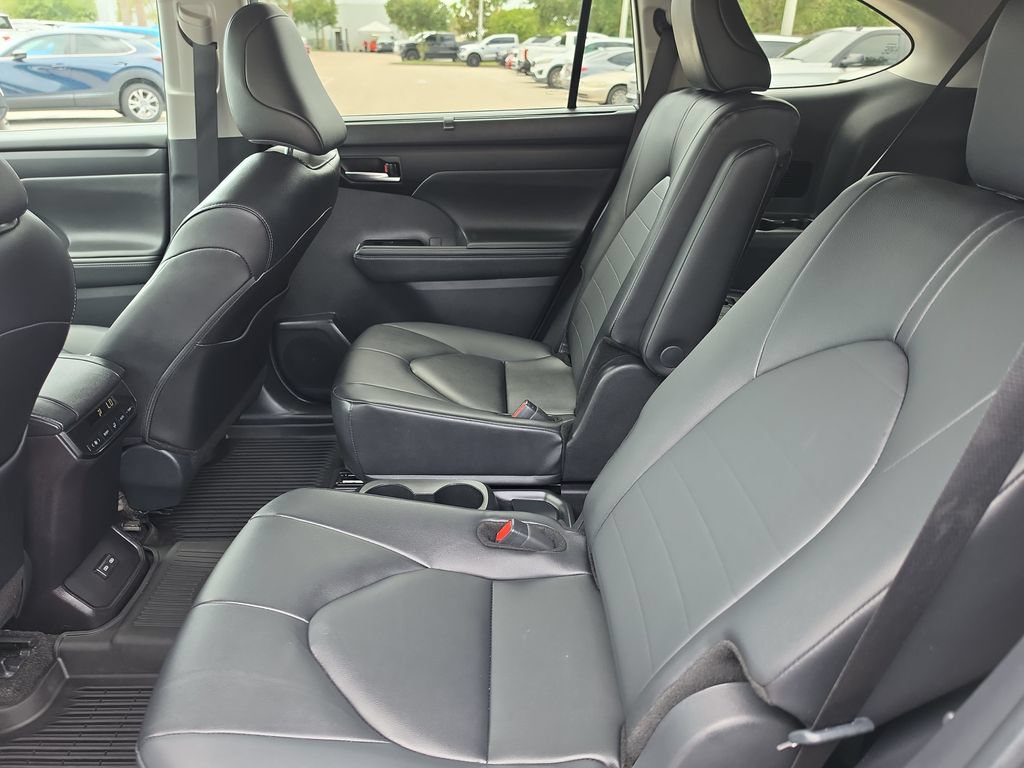 Certified 2026 Toyota Highlander XLE AWD/4WD image 31