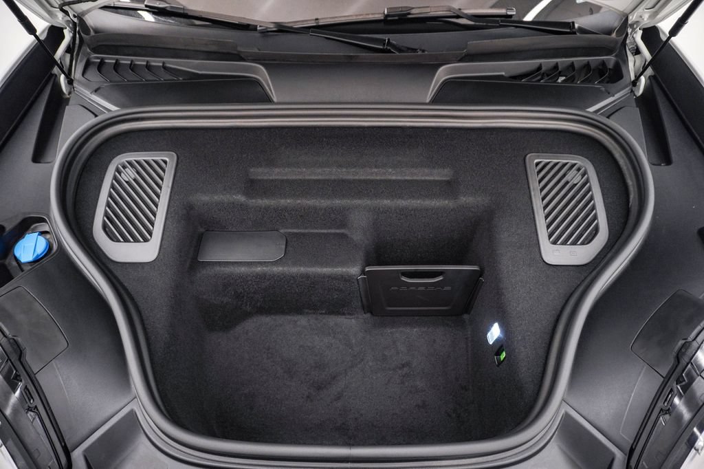 Certified 2025 Porsche Macan 4 Electric AWD/4WD image 29