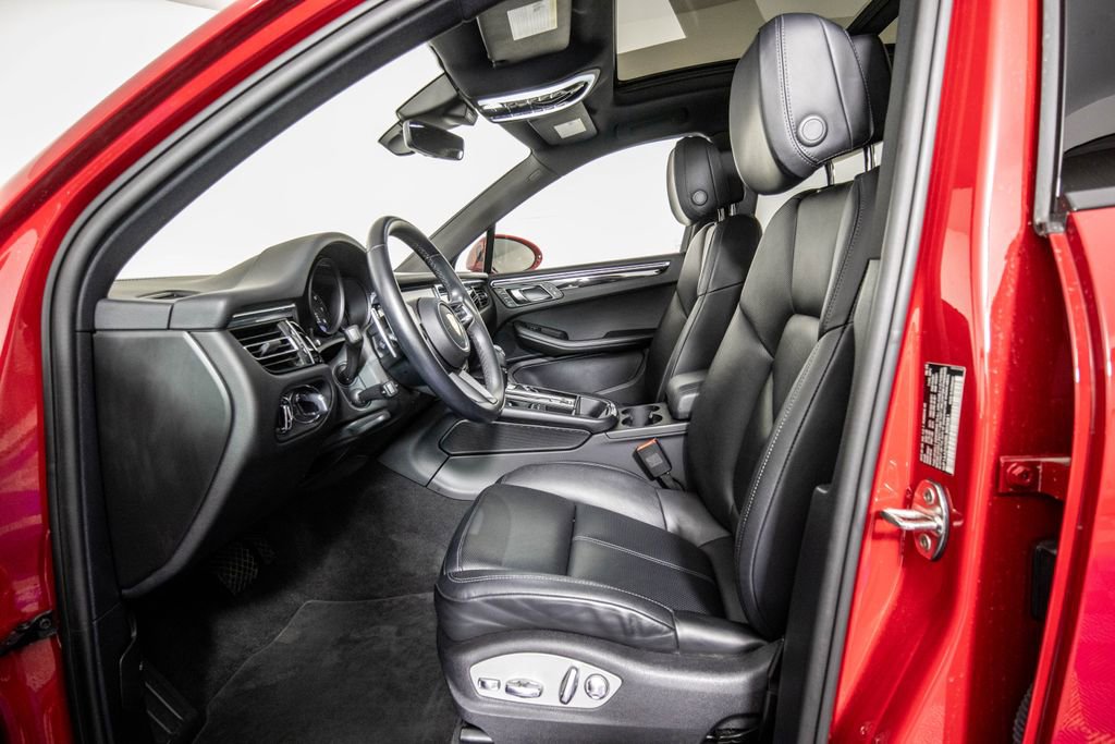 Used 2024 Porsche Macan Premium Package Plus w/ Premium Plus Package image 9