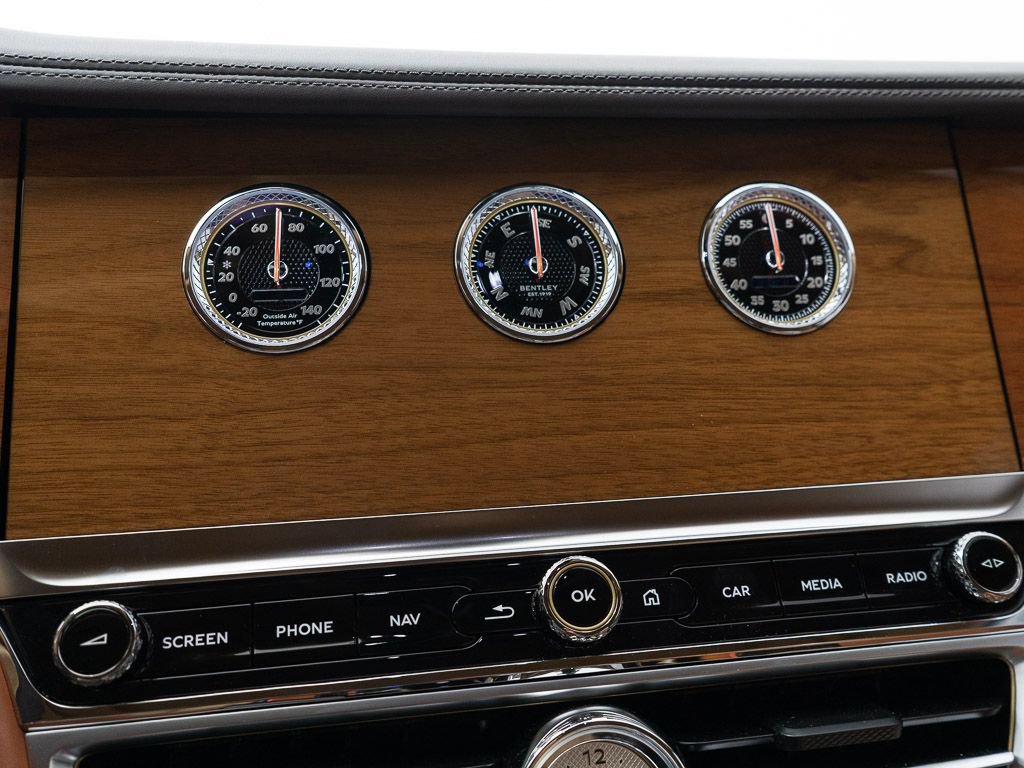Used 2025 Bentley Flying Spur Plug-In Hybrid AWD/4WD image 41