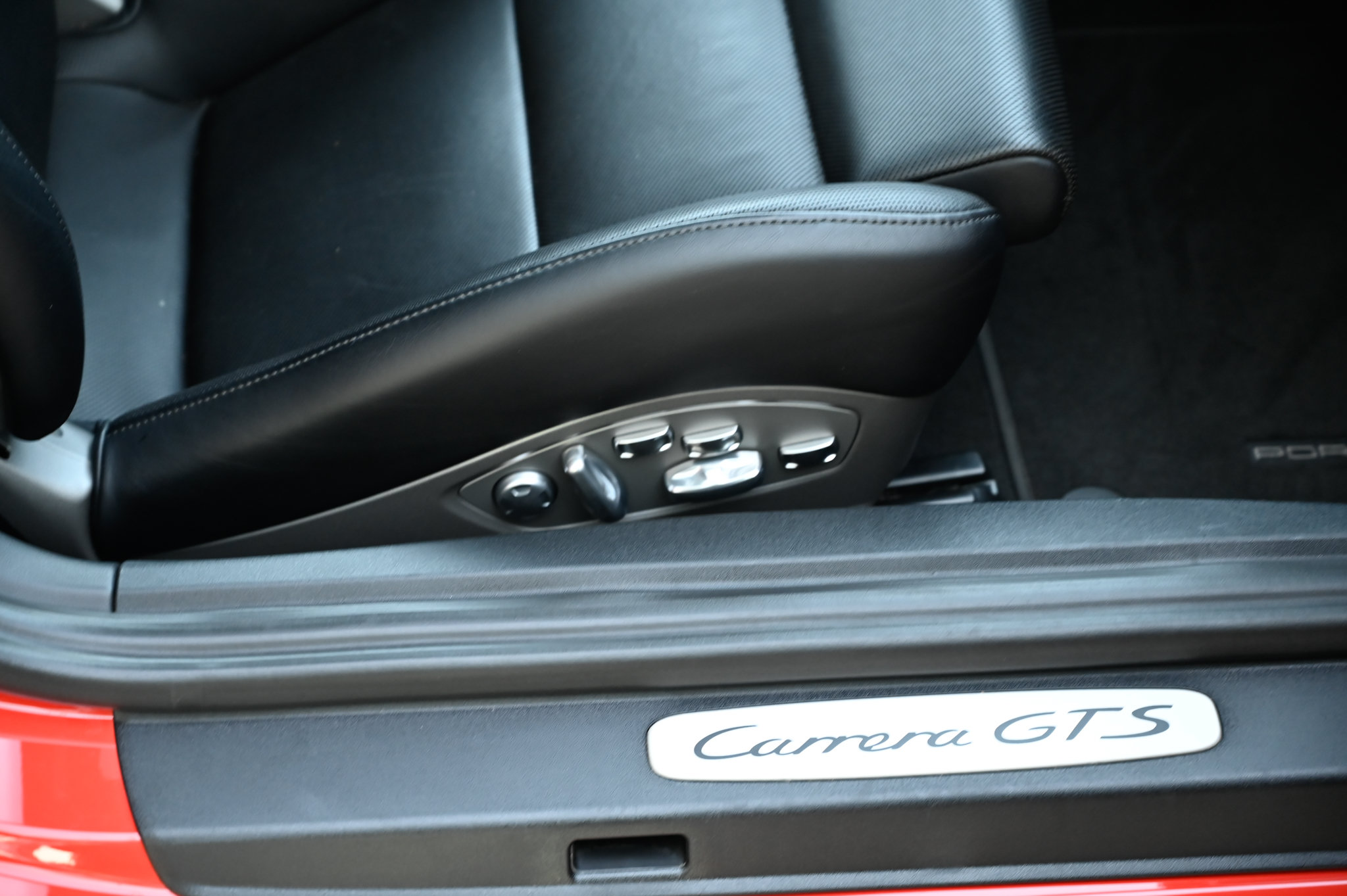 Used 2016 Porsche 911 Carrera GTS RWD image 40