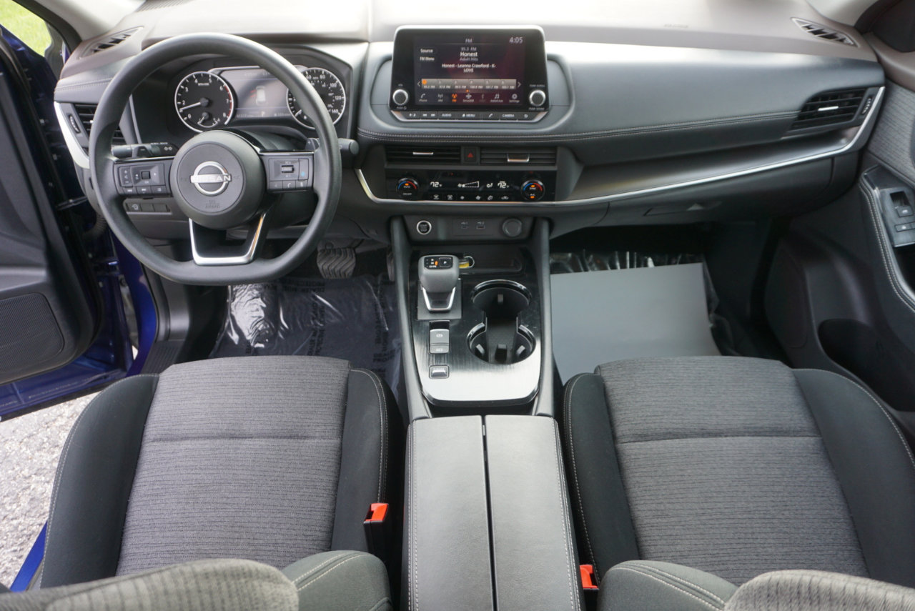 Used 2023 Nissan Rogue SV image 10